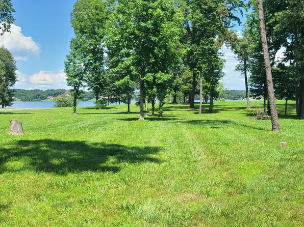 36 Water View Ln, Dandridge, TN 37725
