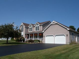 8 Washington St, Peru, NY 12972