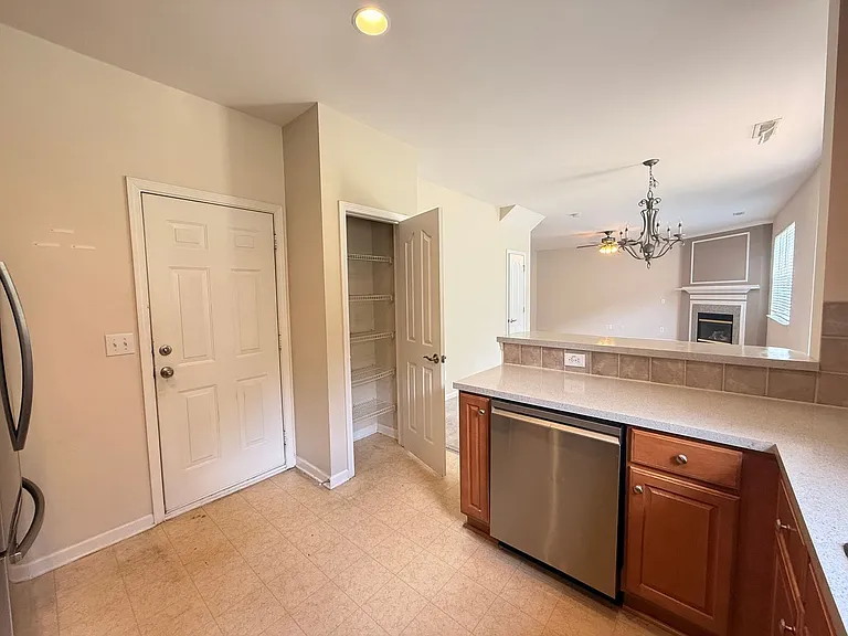 17418 Westmill Ln — Photo 6