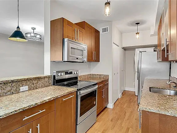 1 bed, 625 sqft, $2,100 — Photo 4