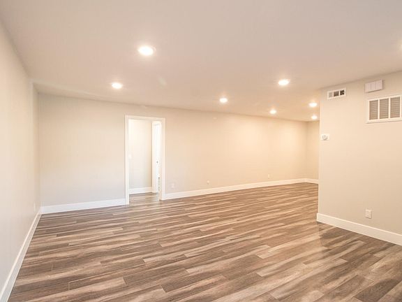 3rd image of 3000 Honolulu Ave #2