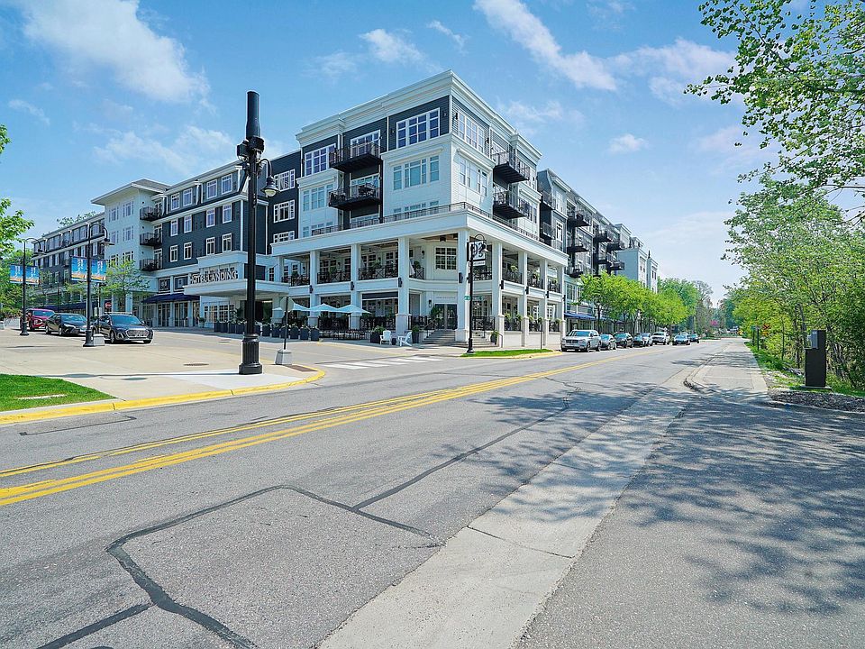 1st image of 935 Lake St E Unit 204