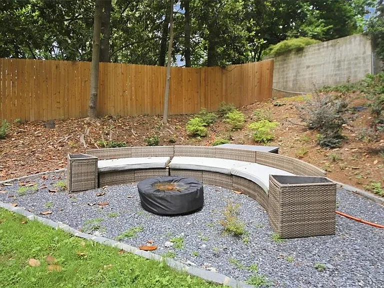 546 Allen Rd NE #B — Photo 34