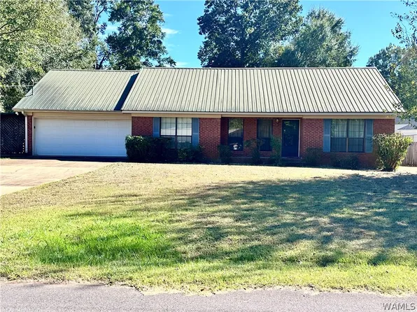 111 Burke Dr, Moundville, AL 35474