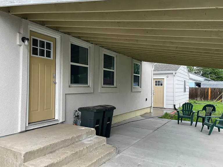2014 S Corona Ave — Photo 2