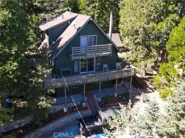 325 Cedarbrook Dr, Twin Peaks, CA 92391