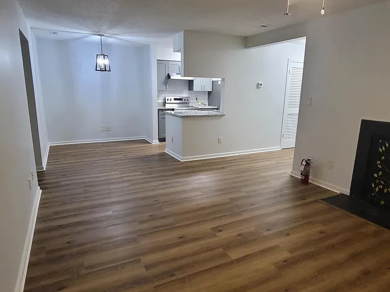 560 Candle Ln #104 — Photo 3
