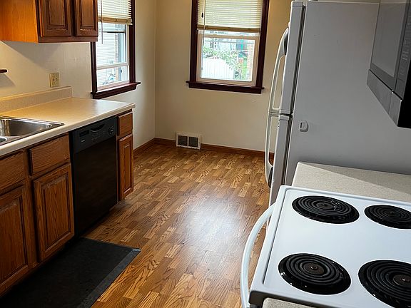 3rd image of 1303 Brookside Ave #1