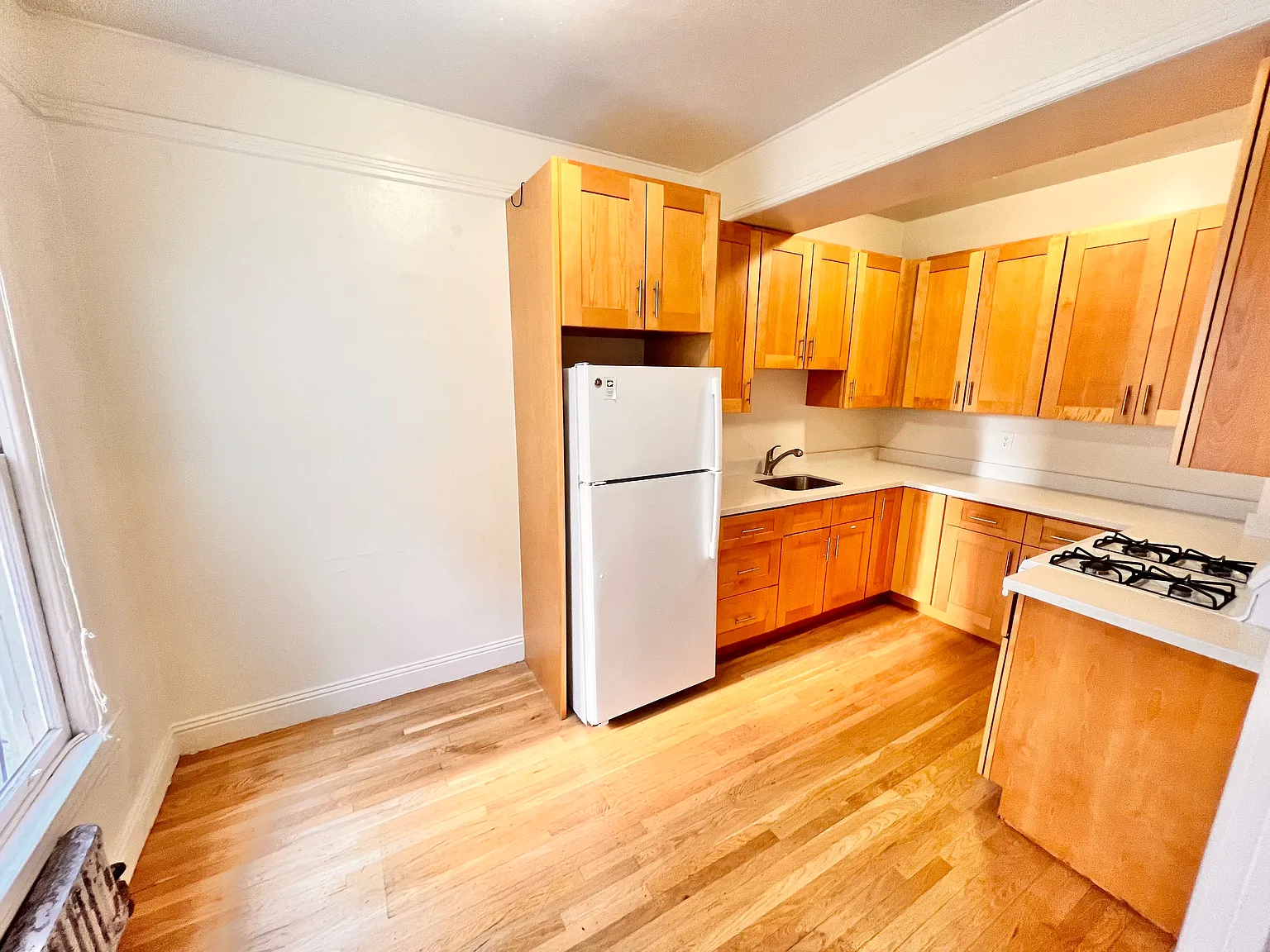 Studio, 450 sqft, $3,100 — Photo 3