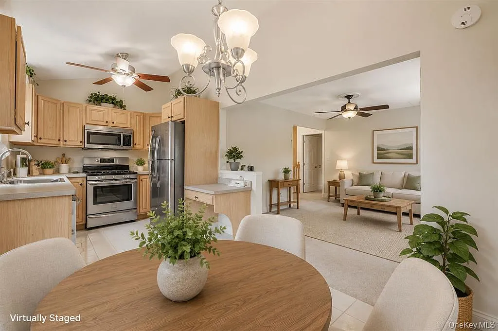 1 bed, 900 sqft, $2,700 — Photo 2