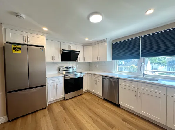 (undisclosed Address), Levittown, NY 11756