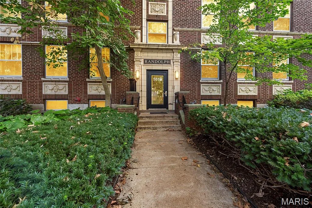 3 bed, 2.0 bath, 1591 sqft, $2,350 — Photo 1