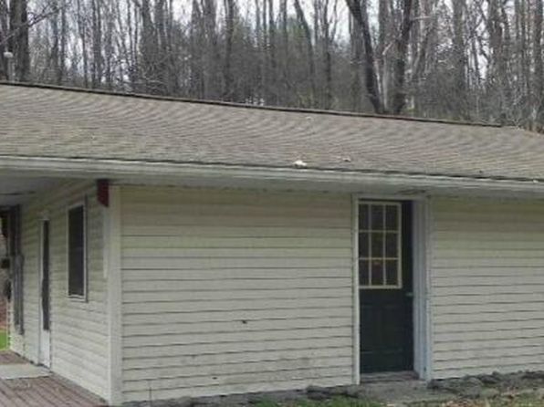 135 Marsh Rd, Stroudsburg, PA 18360