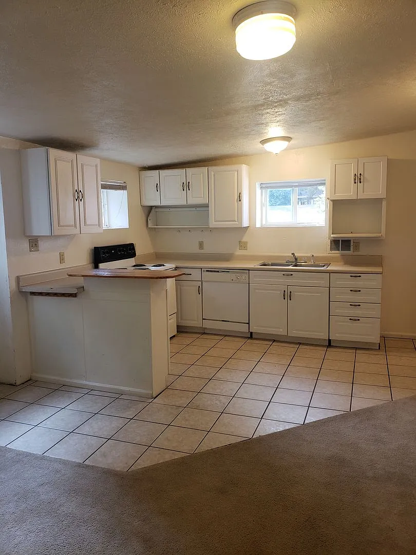 Water, Sewer, Trash & Laundry Included! Stand-Alone 2br Home Across From Colorado School Of Mines — Photo 1