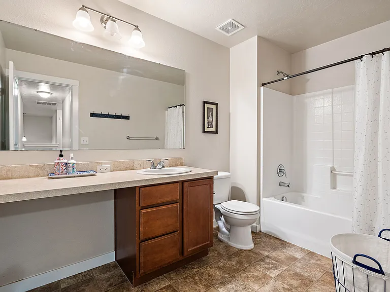 663 W Archerfield St — Photo 26