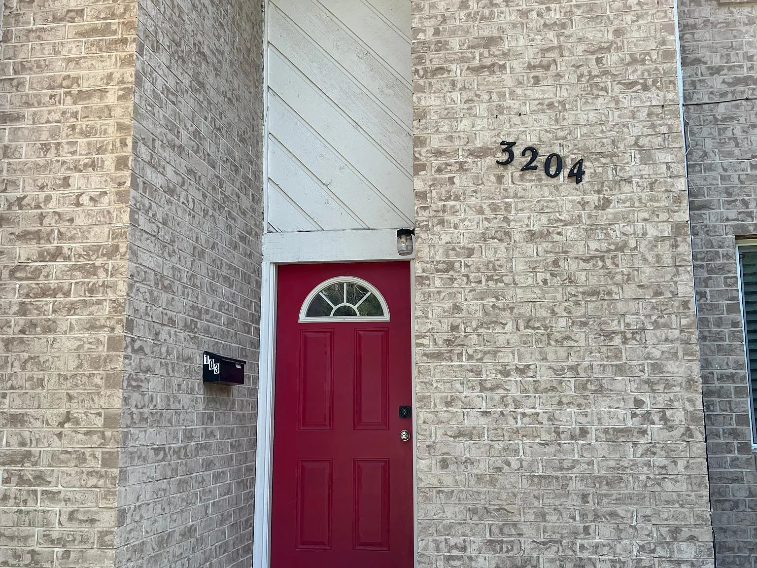 3204 Mossrock Dr — Photo 2