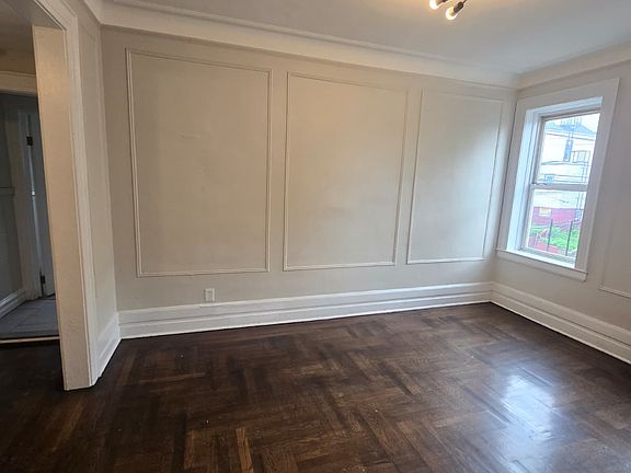 4th image of 121-125 Elizabeth Ave #10