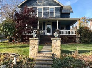 2 Hillcrest Ave, Gladstone, NJ 07934