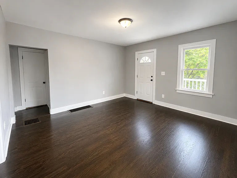 2065 Sale Rd — Photo 5