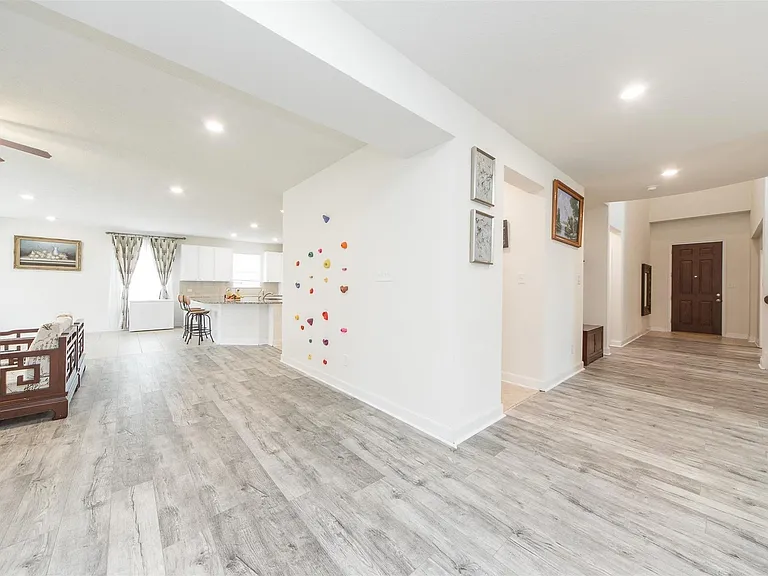15406 Easton Gate Ln — Photo 9