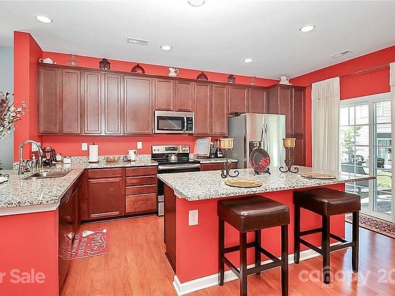 4th image of 15240 Wrights Crossing Dr
