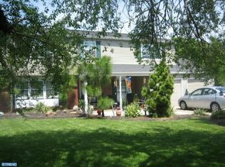 20 Westwood Dr, Sewell, NJ 08080