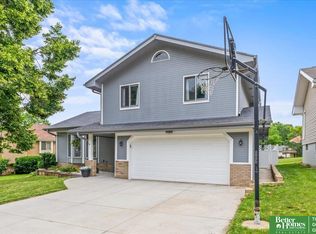 8725 Monroe St, Ralston, NE 68127