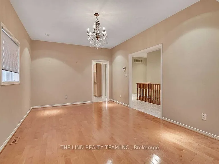 238 Deerglen Ter — Photo 8