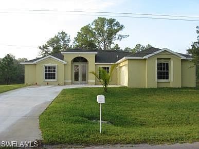 1st image of 1323 Acacia Ave