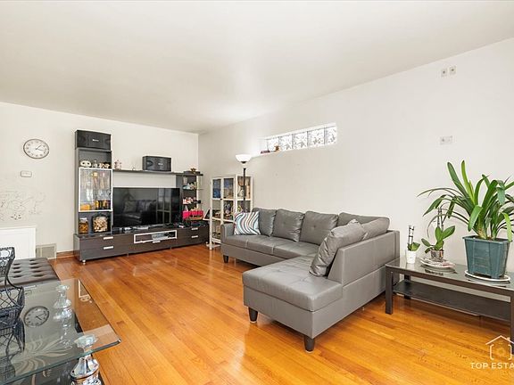 3rd image of 4554 S Harding Ave