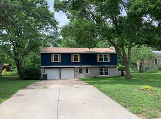 9922 W 56th St, Merriam, KS 66203