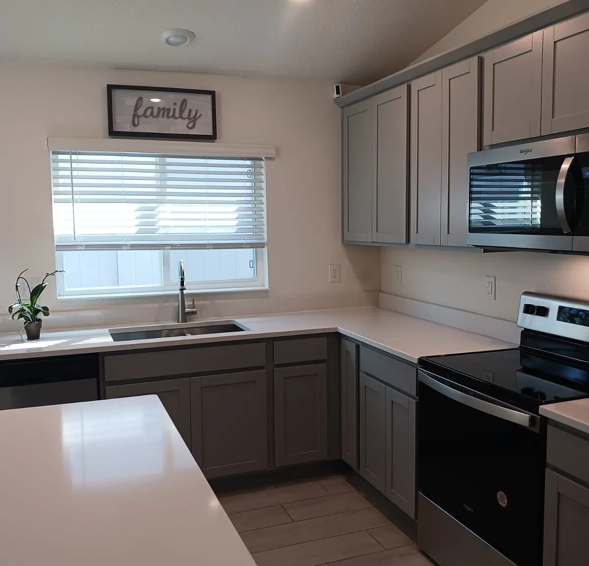 4 bed, 1707 sqft, $2,600 — Photo 2