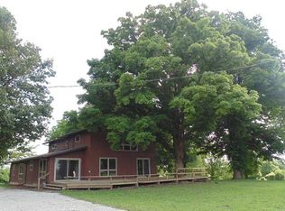 101 W Cypress Ave, Hillsboro, IL 62049