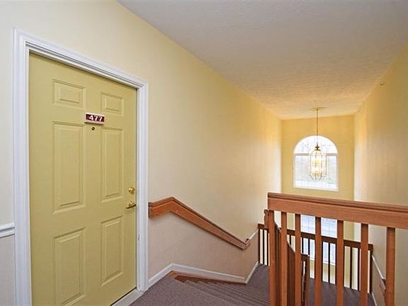 3rd image of 477 Saddlebrook Ln
