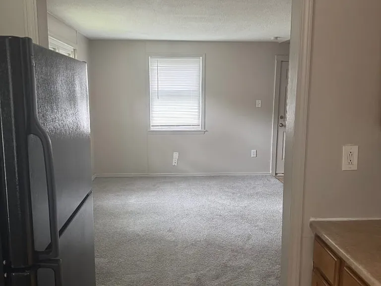 137-143 Cannon Rd — Photo 5