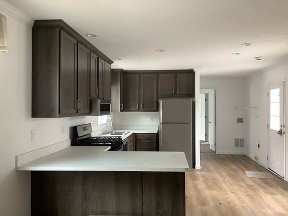 3rd image of 6129 Kran Ave SE #117