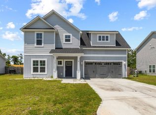 318 Holbrook Ln, Hubert, NC 28539