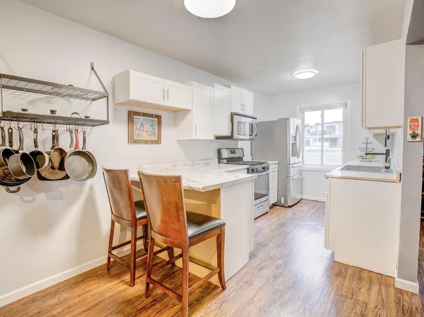 10750 Rockford Rd APT 203, Plymouth, MN 55442