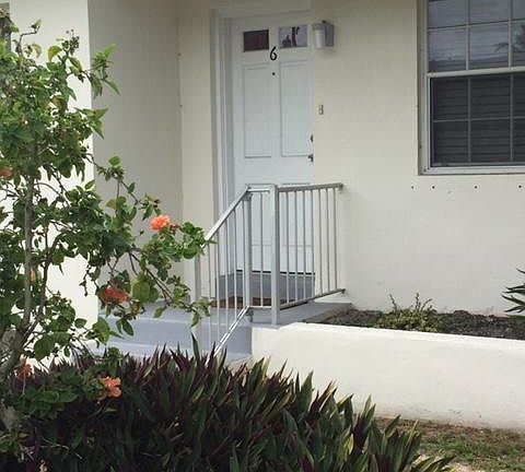 4th image of 2145 Bay Dr APT 6
