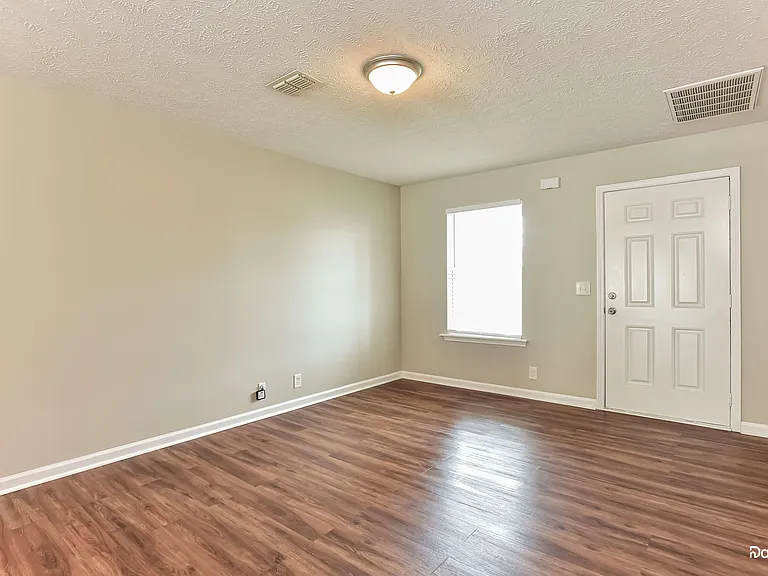 9029 Ristau Dr — Photo 4