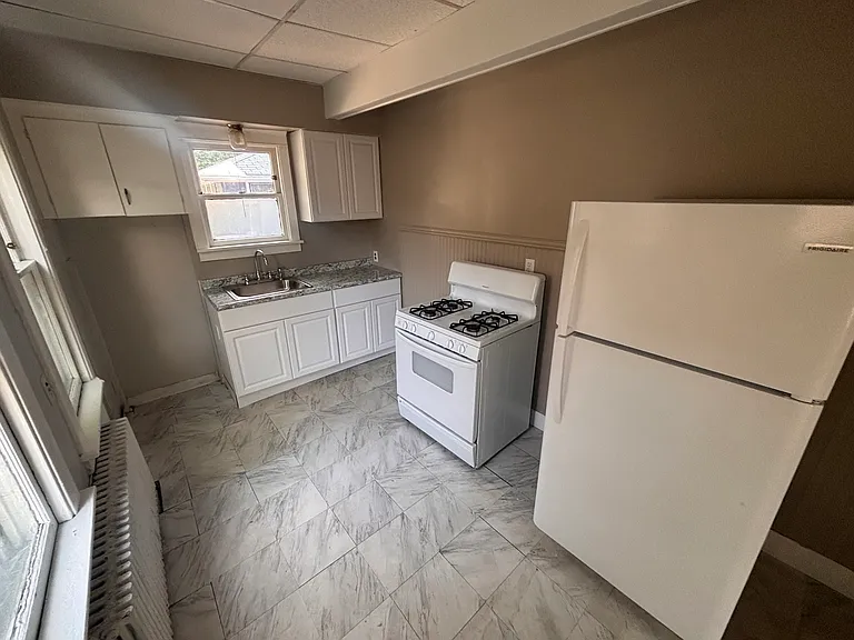 1558 Elmwood Ave #5 — Photo 5
