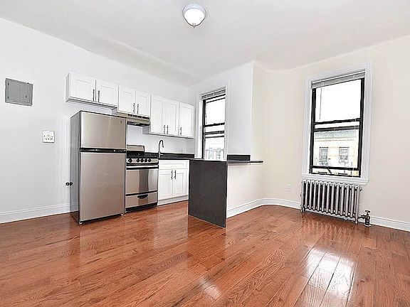 2nd image of 3018 43rd St APT 9