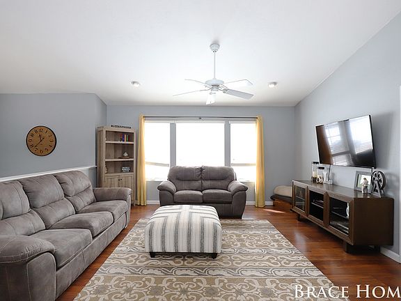 4th image of 7419 Black Pine Dr NE
