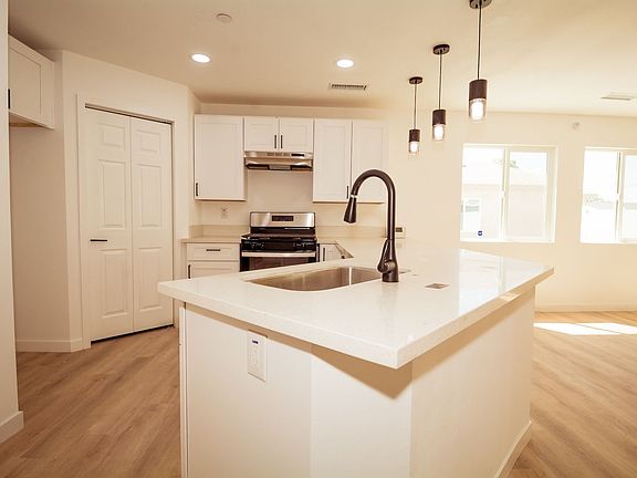 5th image of 8252 Bennett Ave #1