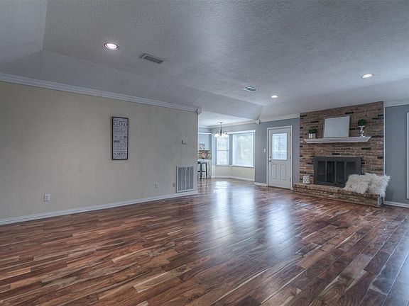 2nd image of 10420 Royal Forest Dr