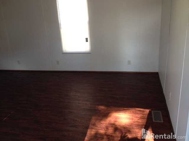 2nd image of 140 Keithway Ln