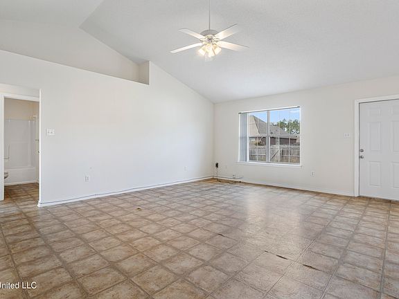 4th image of 14121 Millie St