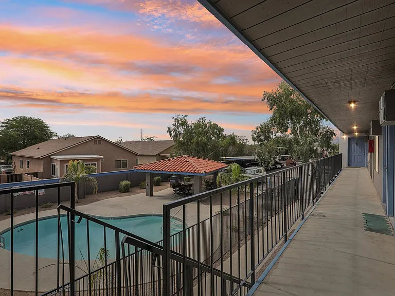 Copper Canyon Apartments — Photo 9