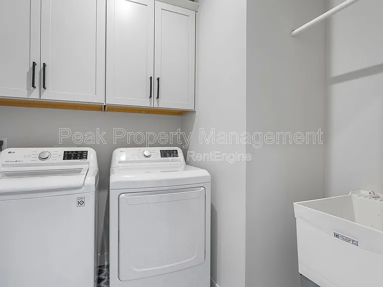 1633 Bilder Ct — Photo 23