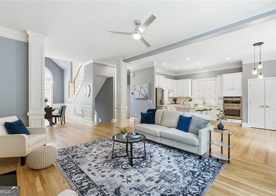 1st image of 2482 Manor Walk